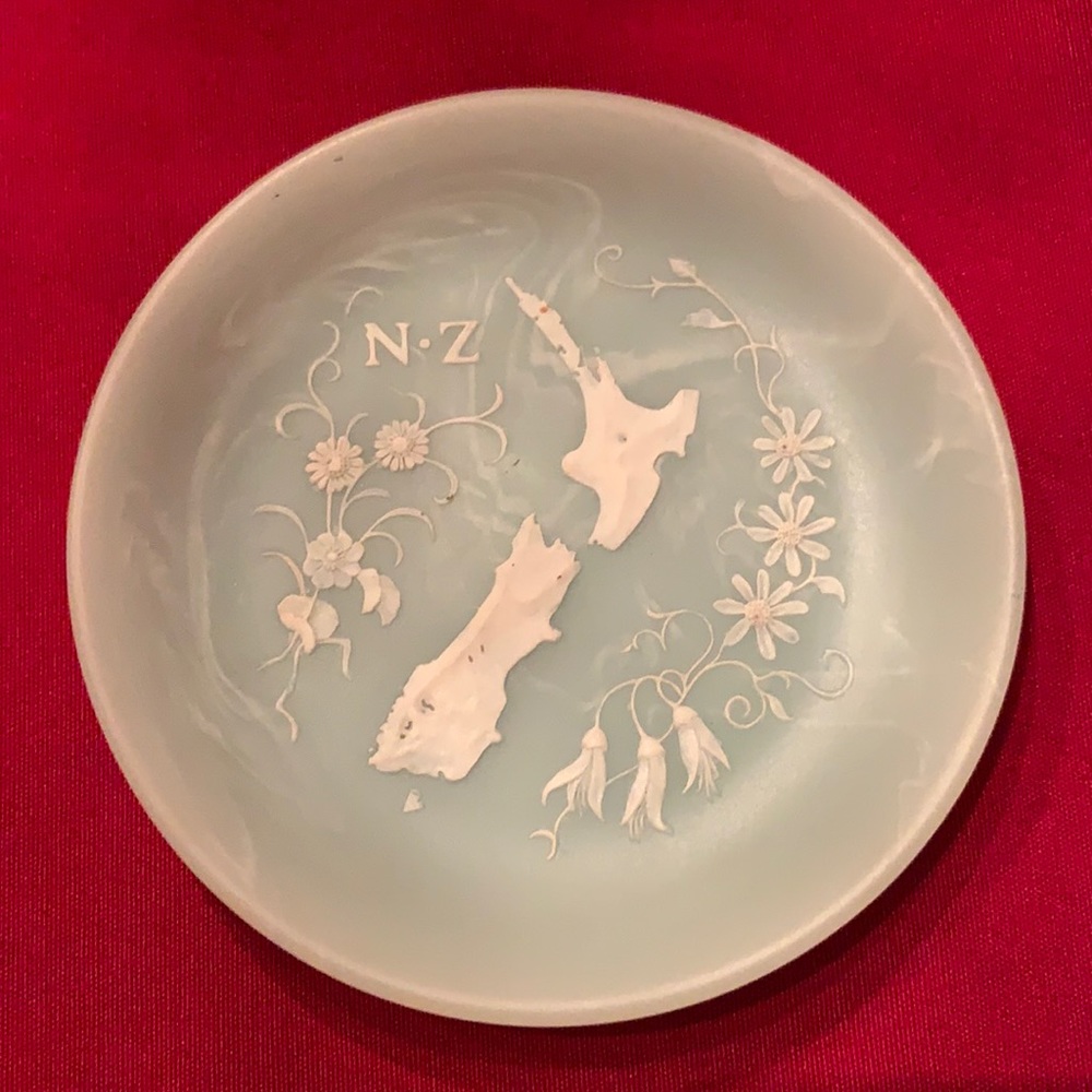 Genuine Marlestone New Zealand Plate